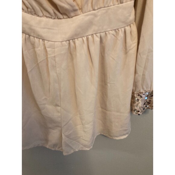 Forever 21 Women’s Romper Peach Long Sleeve Sequins Keyhole Back Small NWT - Picture 10 of 16